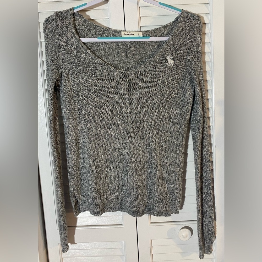 Abercrombie Sweater Heather Gray Kid’s Size L